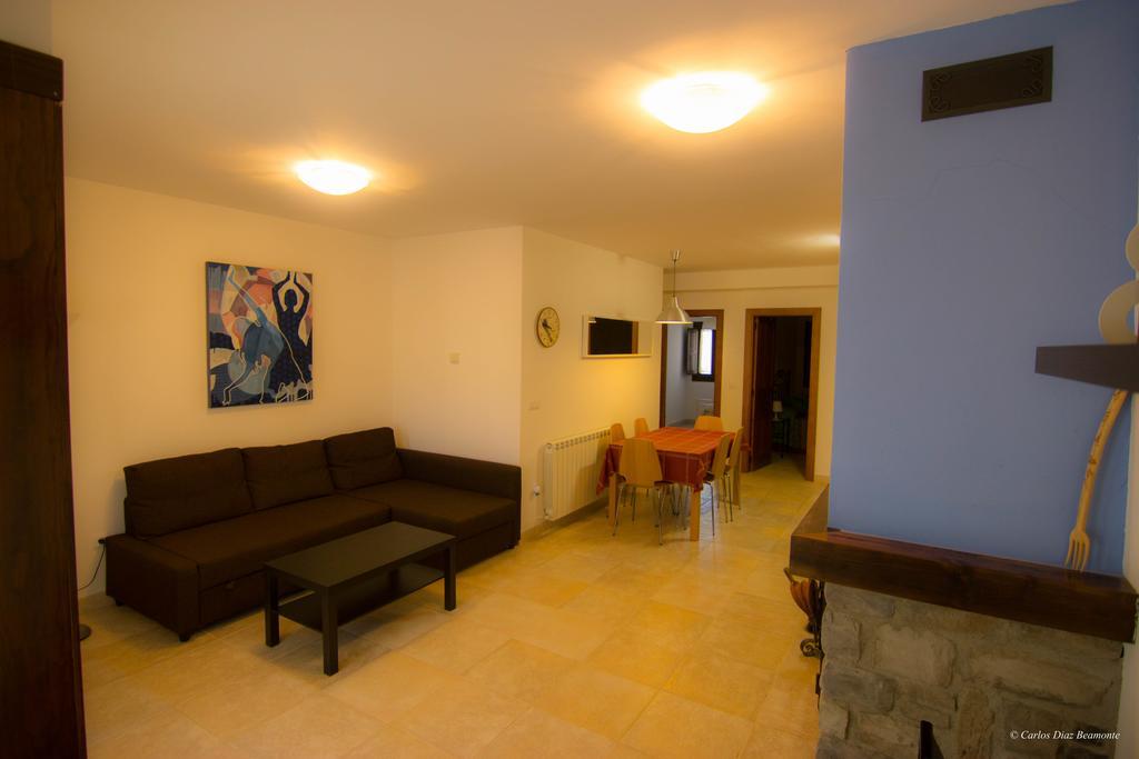 Apartamentos Turisticos Rio Gallego Fontellas  Exteriér fotografie